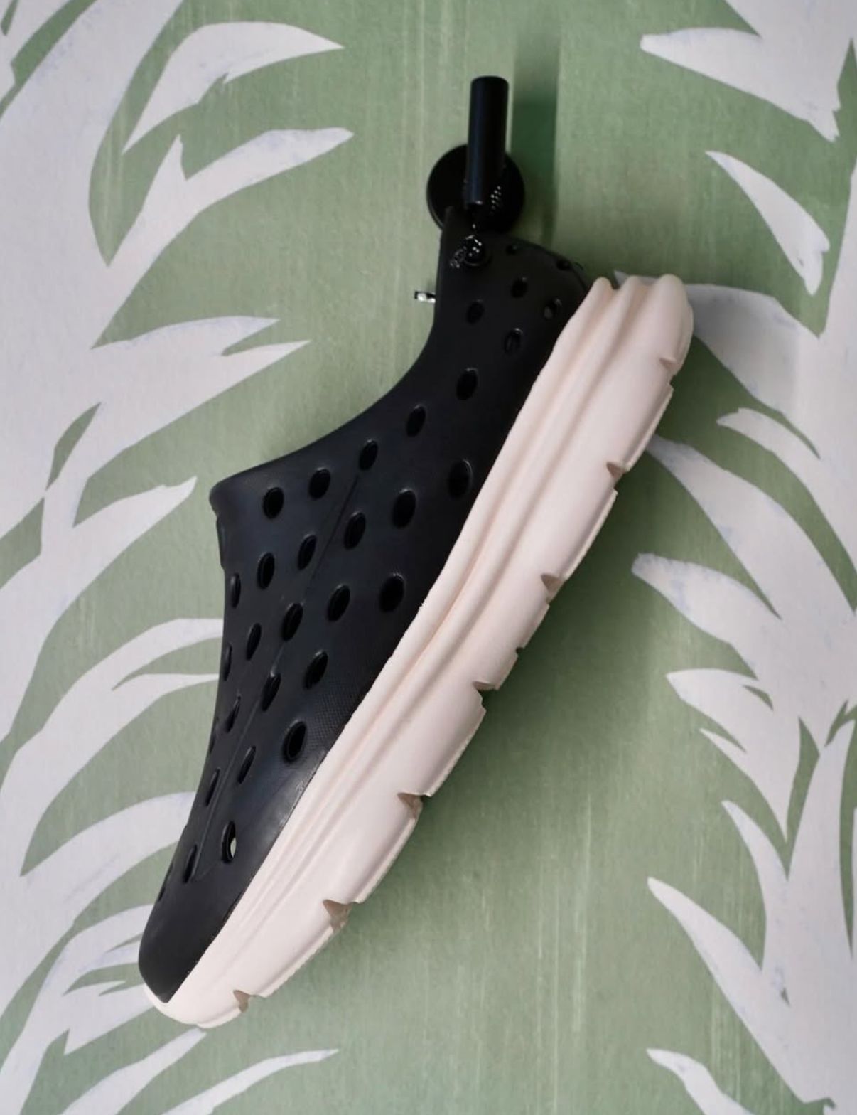 Black/Cream